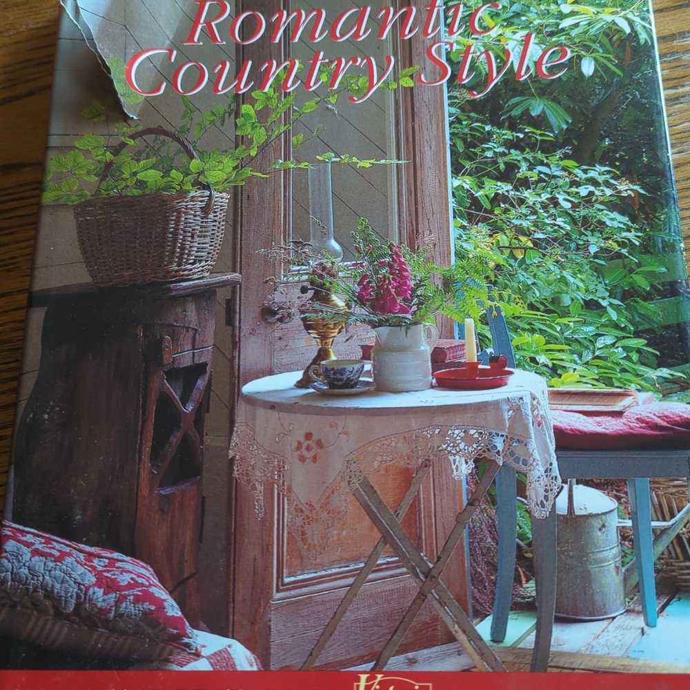 Romantic Country Style : Creating the English Country Look in Your Home by From.